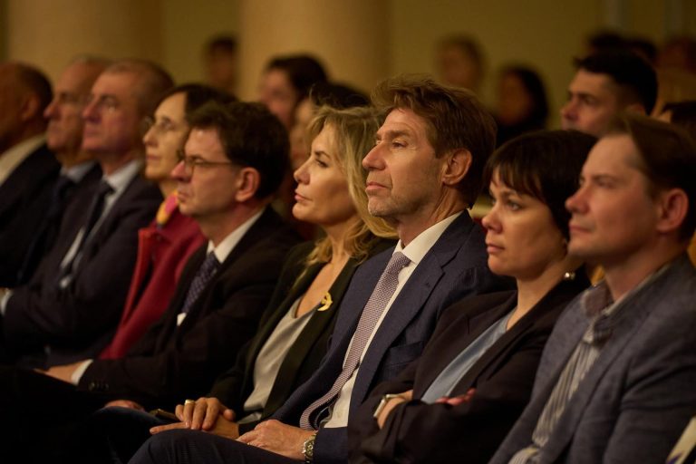 588019727_1281267660705682_639818080330675551_n